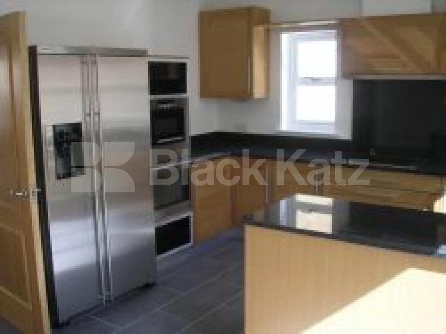 			5 Bedroom, 1 bath, 1 reception Flat			 Canal Boulevard, CAMDEN NW1